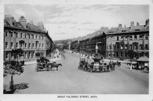 BR64381 great pulteney street bath chariot uk