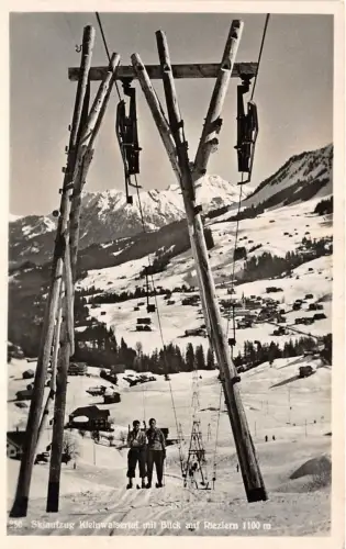 uk42150 skiaufzug kleinwalsertal mit blick auf riezlern austria cable train