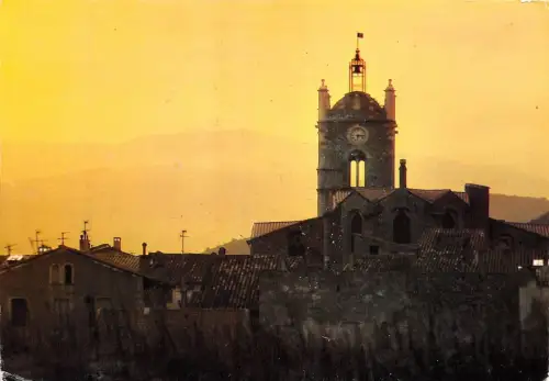 BR14137 Vinca Coucher de soleil sur le village france