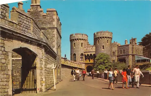 B84236 the norman gate windsor uk