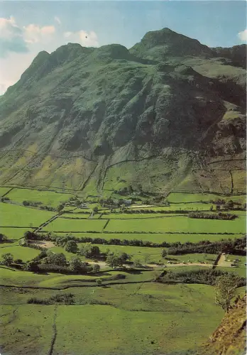 B87709 great langdale pikes uk