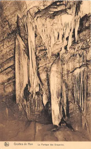 B58672 la Portique des Drapeles grottes de Han belgium