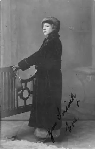 Lot309 Ihr aufrichtiges Lieben Sozialgeschichte Frau Foto UK London Tottenham