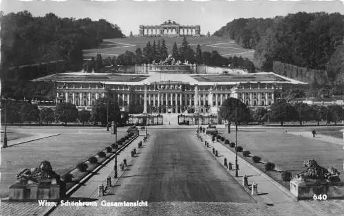 B38031 Wien Schobrunn Gesamtansicht Österreich