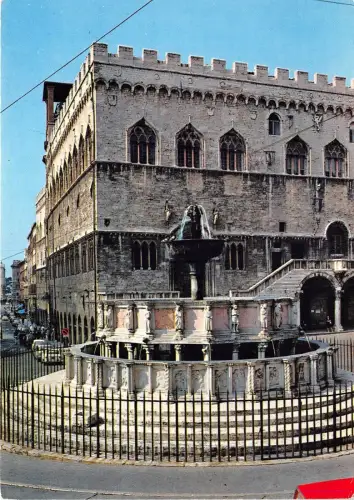 B33461 Perugia Rathaus Palast und Höhenbrunnen Italien