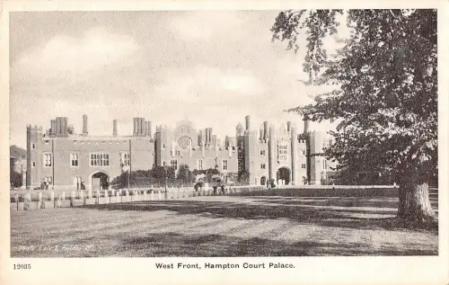 uk20482 west front hampton court palace london real photo uk