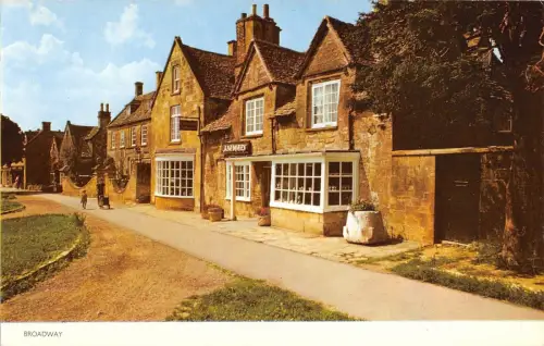 BR66261 Broadway UK 14x9cm