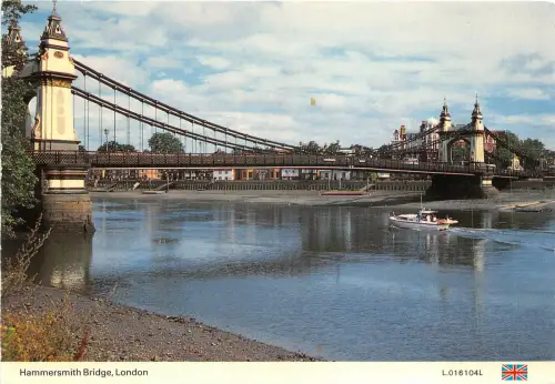 uk45618 hammersmith bridge london uk