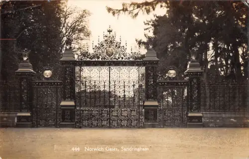 uk17557 sandringham norwich gates uk