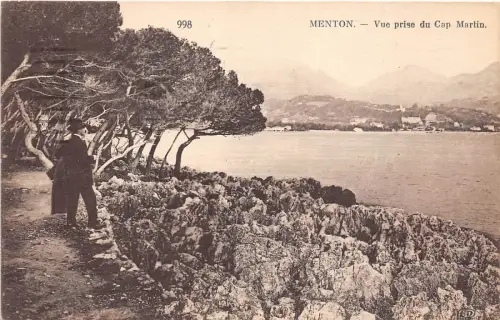 B38508 Menton Vue prise du Cap Marlin france