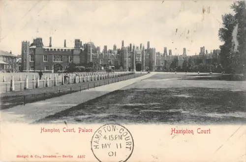 uk3471 hampton court palace entry london real photo uk