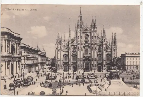 BF32688 Piazza del Duomo Straßenbahn Milano Italien Vorder-/Rückbild