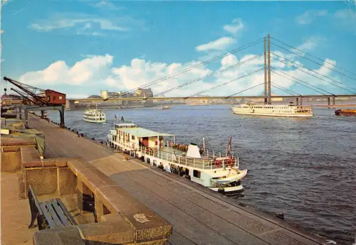 BC59891 Bateaux Schiffe Düsseldorf Rheiniebruck