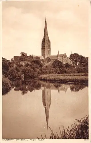 BR58272 from the river salisbury cathedral uk