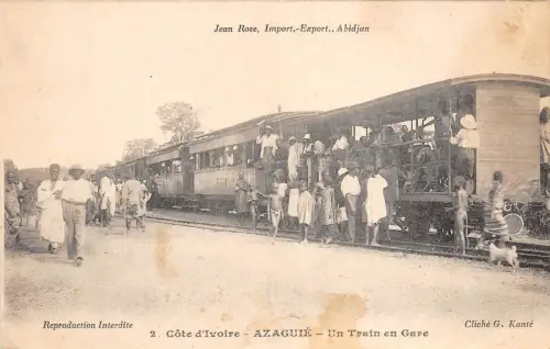 B86469 elfenbeinküste azaguie un train en gare railway train station gare africa