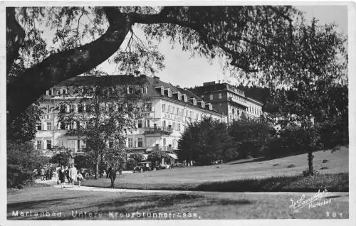 B3739 Tschechien Marienbad Untere Kreuzbrunnstrasee 1932 Front/Back Scan