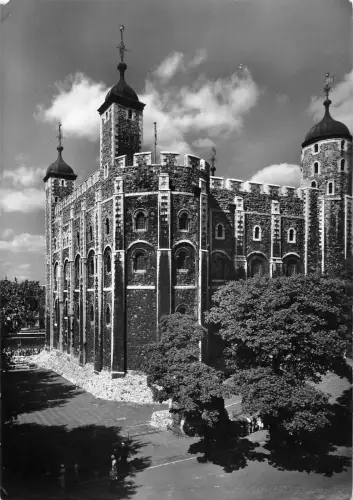 BT3078 Tower of london the withe Tower England