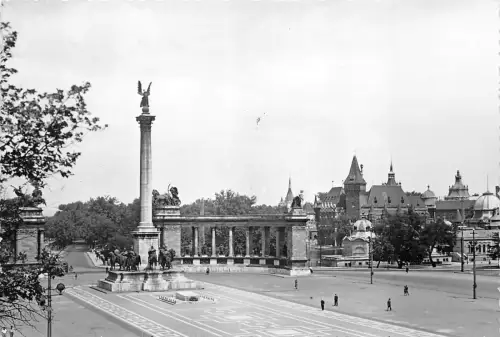 B28715 Budapester Jahrtausenddenkmal Ungarn