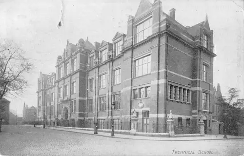 BR79716 Technical School Torn London UK