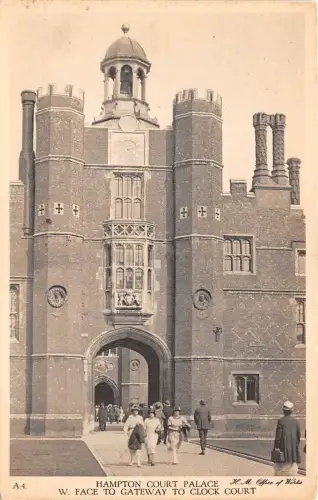 B3947 UK Hampton Court Palace Face to Gateway Front/Back Scan