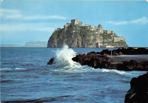 B33666 Ischia L`jsola verde Castelio Aragonesee italy