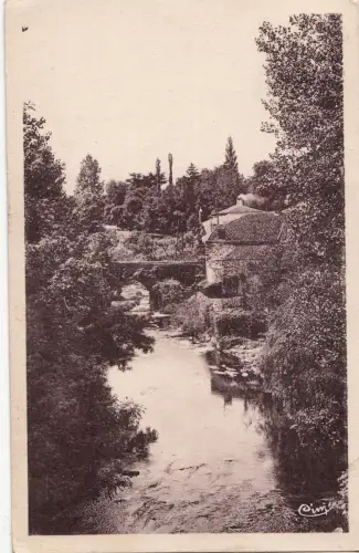 BF11345 montrevault l evre et le pont romain m et l france front/back image