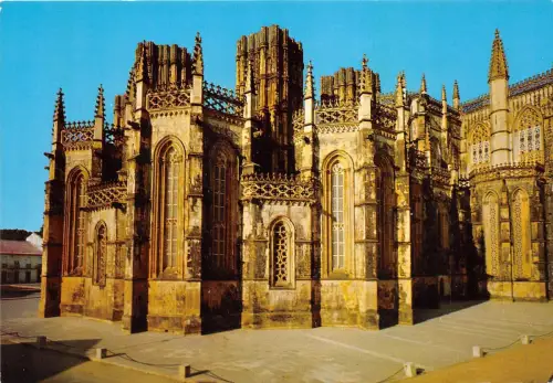 B33090 Batalha Kloster Außenansicht der unvollendeten Kapellen Portugal