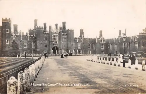 uk24311 west front hampton court palace london real photo uk