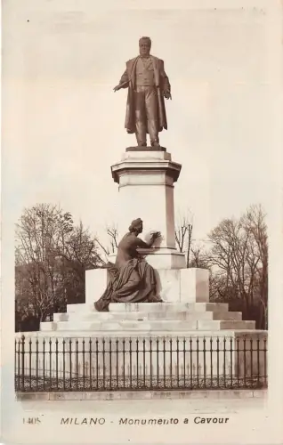 B3807 Italy Milano Monumento a Cavour Front/Back Scan