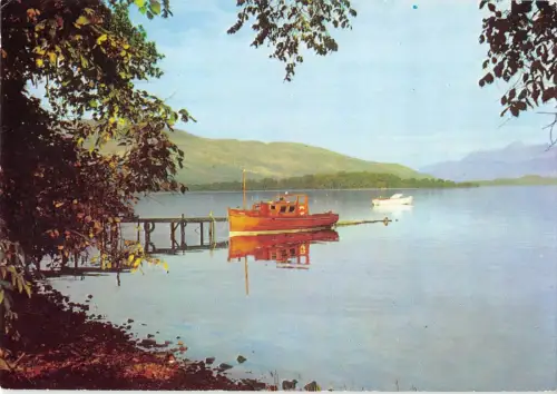 B102682 Early Morning on loch lomond ship bateaux scotland