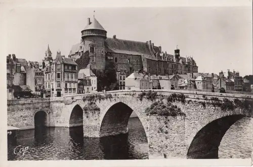 BF12443 laval et le pont vieux chateau france Vorder-/Rückbild