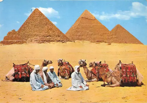 B29425b Gizeh Gebet bei den Pyramiden Ägypten