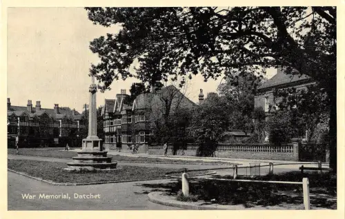 uk32607 war memorial datchet real photo uk