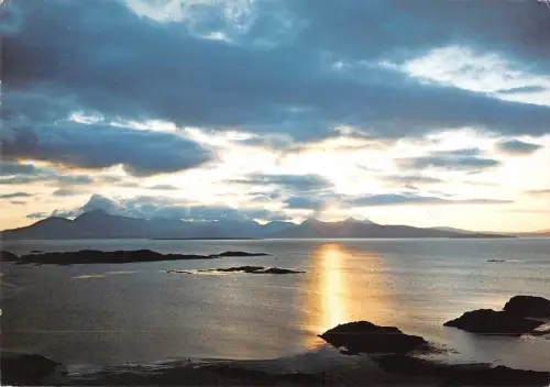 BR82428 Sonnenuntergang über Himmel von Kyle of Lochalsh Schottland