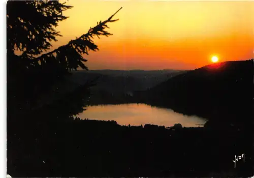 BR4562 Coucher de soleil sur un lac france