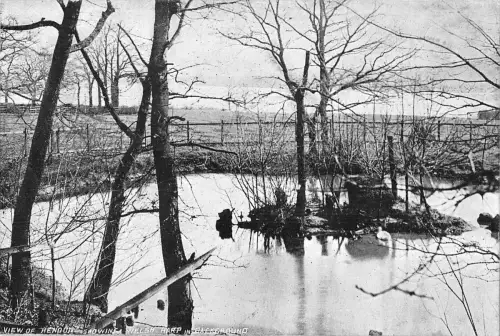 uk32841 Ansicht des Hendons zeigt walisische Harfe Echtfoto UK