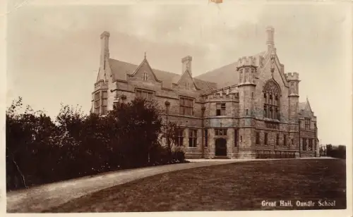 BR62668 tolles Hallenkonvolut Schule Echtfoto UK