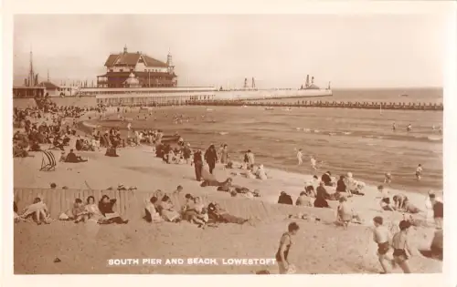 uk32328 south pier and beach loweroft real photo uk