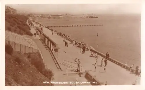 uk32327 new promenade south loweroft real photo uk