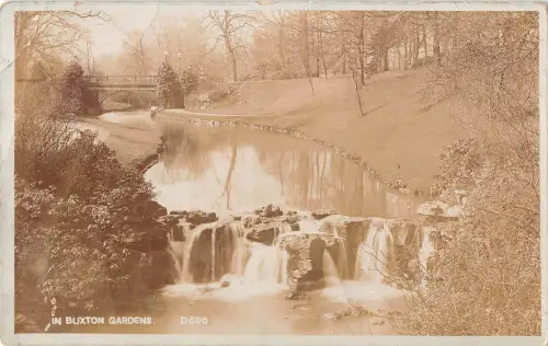 BR97682 in buxton gardens echtfoto uk