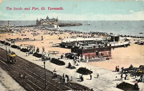 BR62716 the sands and pier gt yarmouth uk