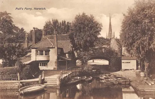 uk32552 zieht Fähre Norwich Echtfoto UK