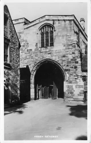 BR62797 Abbey Gateway Echtfoto UK