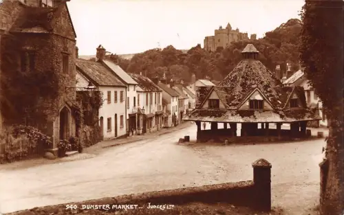 BR69719 Dunster s Market UK Richter 940 Echtfoto