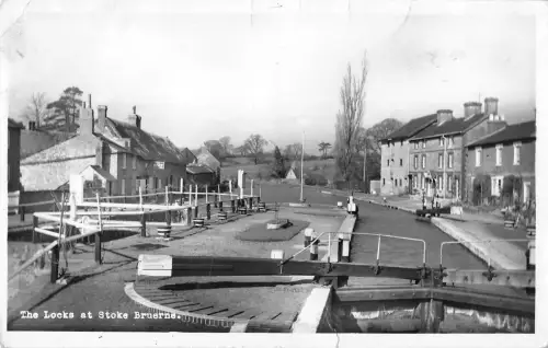 BR97315 die Schlösser bei Stoke Bruerne Echtfoto UK