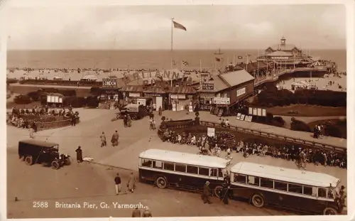 BR101654 brittania pier gt yarmouth bus echtfoto auto uk
