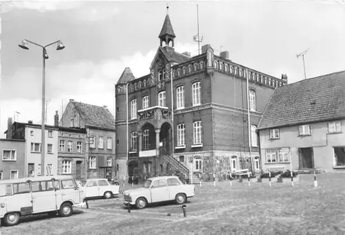 B44556 Laage Gustrow Rathaus Autos Voitures Trabant Germany