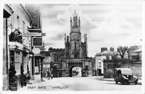 BR74587 Auto Voiture East Gate Warwick Echtfoto UK