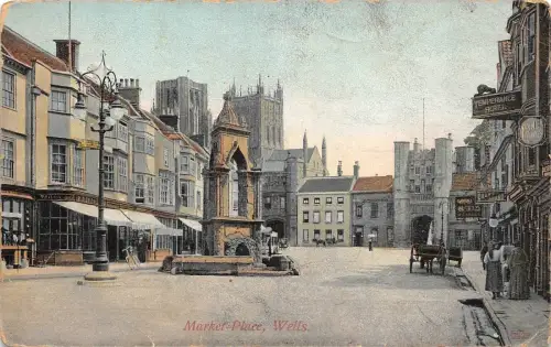 BR64829 Marktplatz Wells UK