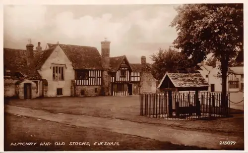 BR64231 Almonry and old stock evesham real photo uk